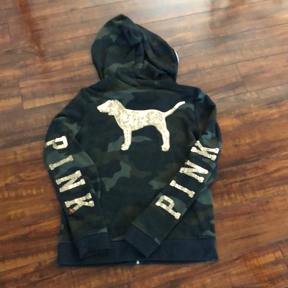 🎊 🆕 VS PINK Camo BLING zip up